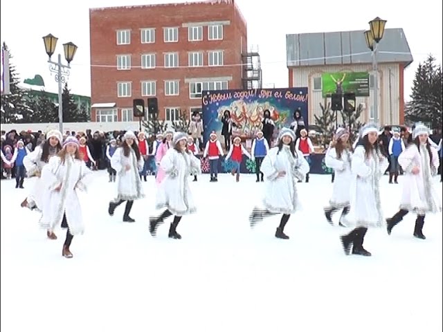 Нурлатта төп чыршы ачылды