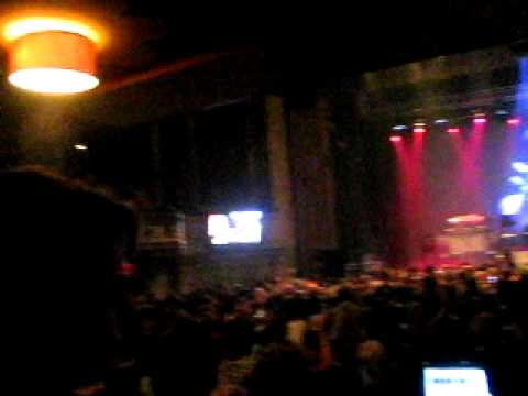 Pre-Adam Lambert performance crowd sings Don't Stop Believing @ The National (8/27/10) (2 of 2)