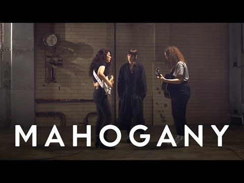 MUNA - I Know A Place | Mahogany Session