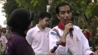 Jokowi di Bhs Isyarat Gerkatin Solo
