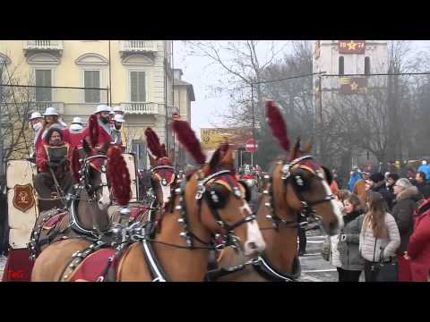 Presentazione carri da getto - video 1 - Carnevale Ivrea 2015