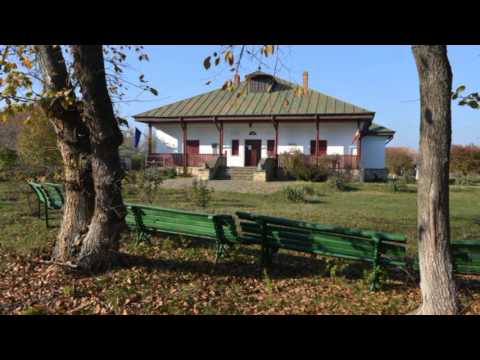 Culorile toamnei la Muzeul  " C. Negruzzi "  din Hermeziu, Iasi