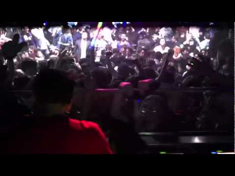 Laidback Luke drops "Internet Friends" by Knife the Party @ Queen 17/02/12