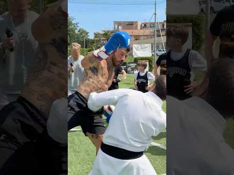 God of Boxing vs KARATE Master !!! Crazy style ?? #strelka #mma #boxing