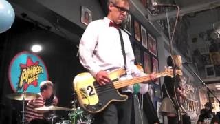 The Muffs Live @ Amoeba Hollywood performing "Blonder and Blonder"