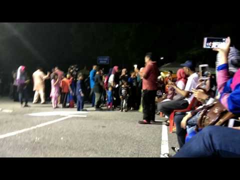 FARAHDHIYA - BERTAHTA DI HATI