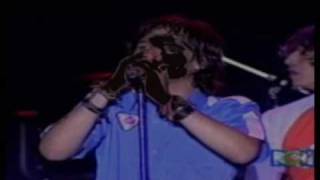 los de adentro  es ella