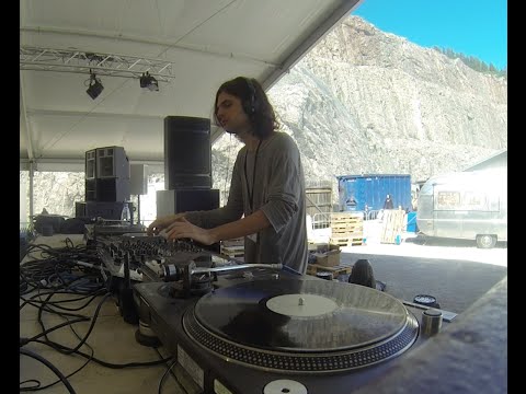 Momo Trosman playing at Into The Valley (Rattvik, Sweden) 1.08.2015