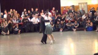 ANDREA MISSE Y JAVIER RODRIGUEZ BAILANDO EL TANGO LA BRUJA EN LA MILONGA LA BALDOSA