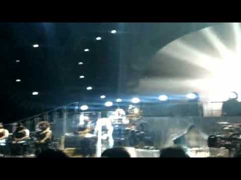 Whitney Houston Booed Off Stage