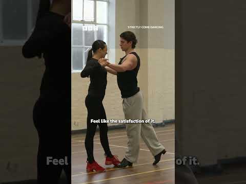 Turkey and toffee apples. 🍏 Are you hungry for more training room bloopers? 👀