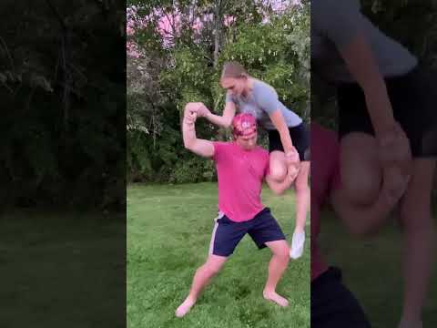 FUN stunts to do WITH Your FRIEND! 💪👊💪