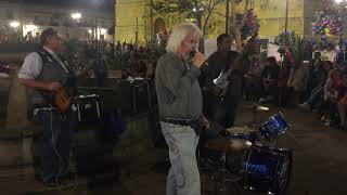 Between song chit-chat, mostly about Tom Russell‘s song “Who’s Gonna Build Your Wall?”