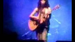 Carmen Consoli live canta il sorriso di atlantide