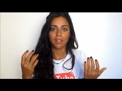 Il cosmetology con che cominciare la cura di faccia Maschere da decolorazione di aspirina per la persona