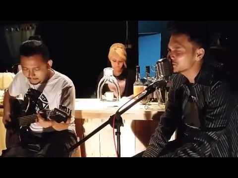 Superiots LIVE at Rumah Kopi Nuland (Accoustic)