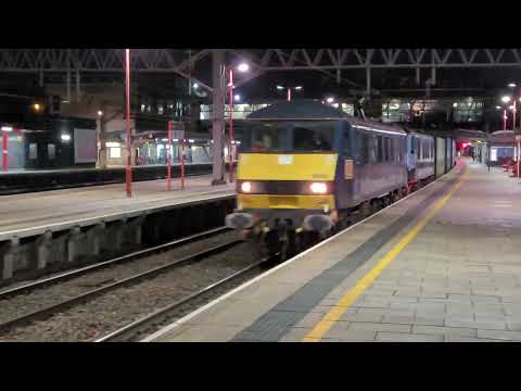 4S47 - DB90's - my faves DB Blue (90034) & Malcolm (90024) paired up on blue box duty this evening