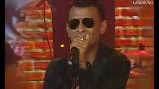 Download lagu Meet Uncle Hussein & Black - Drama King (MTV @ Muzik25) mp3