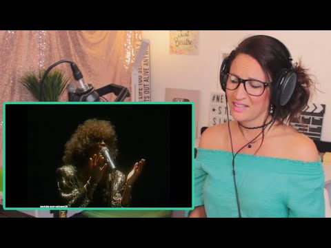Vocal Coach Reacts - WHITNEY HOUSTON - The Greatest Love Of All (London, Wembley, 1988)