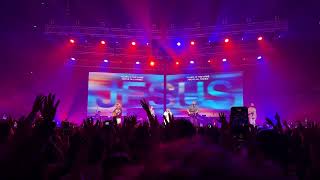Download lagu What A Beautiful Name (Tagalog Version) - Hillsong Worship Nights: Asia Day 2 mp3