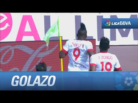 Golazo de Thievy tras una gran jugada individual (1-0) en el UD Almería - SD Eibar