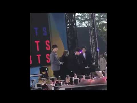 190515 [FanCam] 'BOY WITH LUV'+'FIRE' BTS performs live on 'GMA'