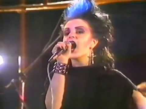 Alaska Y Los Pegamoides – Musical Express