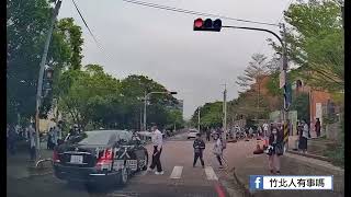 [閒聊] 新竹某國小前面