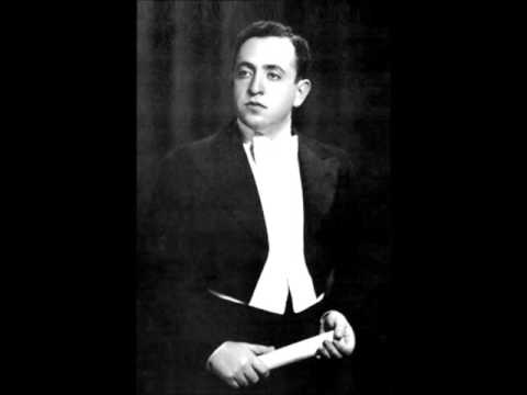 Misha Alexandrovich sings "Mandulinata a Napule"  (Tagliaferri)