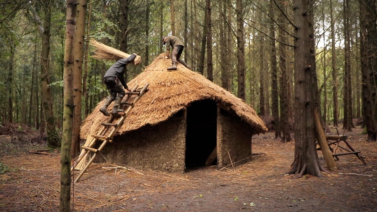 Thatched Roof Medieval Roundhouse Build: ROOF FINISHED Bushcraft Project (PART 9)