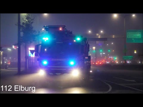 Zeer grote brand in Rouveen | Brandweer Zwolle Nood & Zuid door de mist met spoed onderweg