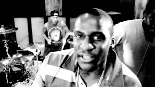 Travis Barker Feat. The Clipse- Come and Get It [Official Video] HD
