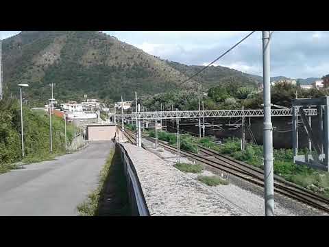 E483 Mercitalia con merci intermodale in transito a Bivio S. Lucia