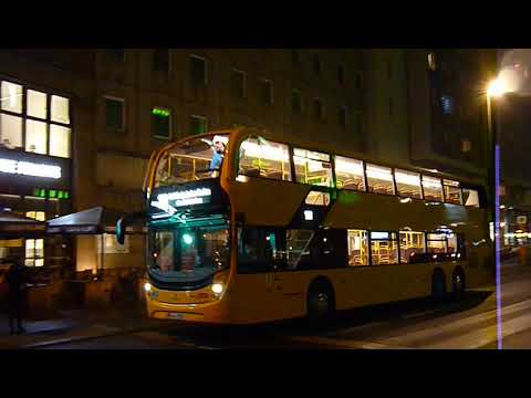 ADL-Bus 3551 auf der Linie 100 am Alex in Berlin