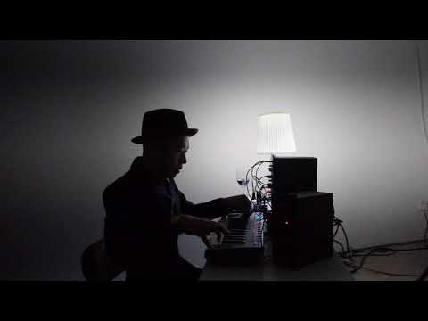 Yanlo (シュウ インロ) - "Grab" Live @ 発生芸術祭  広州 Roland system 100m