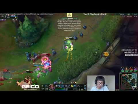 Doublelift outplays a 2v2 with Ezreal having double buff - League of Legends