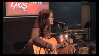 Jess Dart singing Payphone by Maroon5