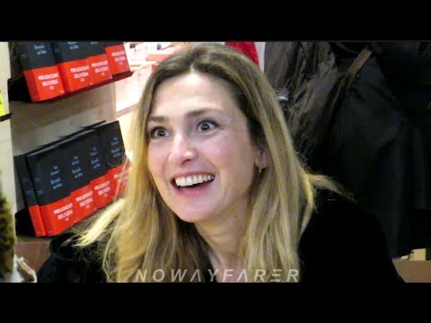 JULIE GAYET et ses fans (PARTIE 1). Dédicace au Festival du Livre de Paris, Samedi 22 Avril 2023