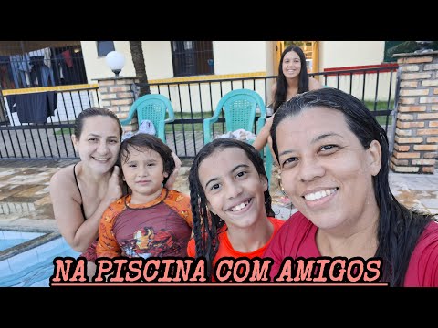 Carnival Monday at home with friends, fun in the pool.