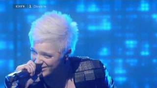 X Factor 2011 DK - Sara - Raise Your Glass (Liveshow 1)