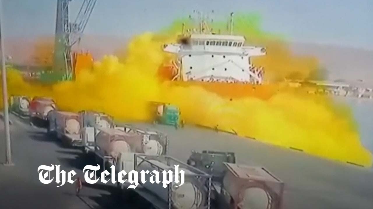 Horrifying moment crane drops cylinder of chlorine gas killing 13 in