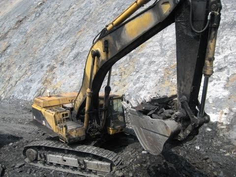 Caterpillar 375L Sorting Coal and Rock