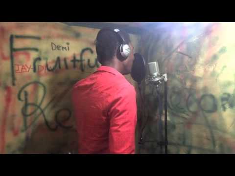 Ijah Maakie warming up in the studio with nas