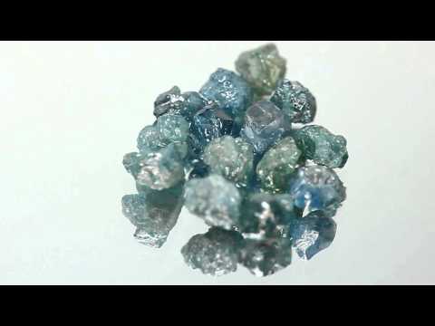 www.Edelsteine-24.de - Blaue Rohdiamanten