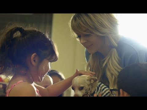 Lindsey Stirling - Angels We Have Heard on High (Official Video)