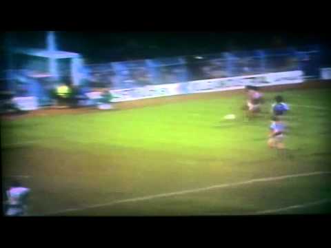 Luton Town 3-2 West Ham Lge Brian Stein 2 David Moss 2nd Half Short Hlights 15th Nov 1980.MP4