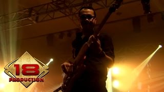 Kerispatih feat. Sammy Simorangkir - Kejujuran Hati  (Live Konser Surabaya 5 Desember 2014)