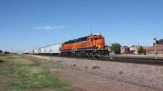 preview picture of video 'BNSF intermodal meets local at Iowa Park, TX'