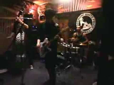 Three Wild Guns - Three Wild Guns - Old Heck House