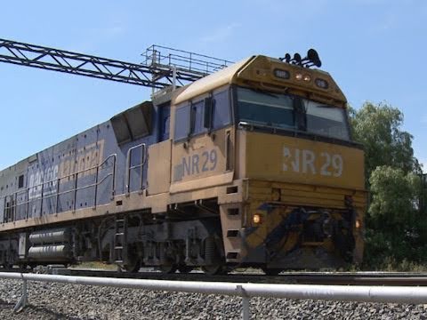 Steel Train in Australia - Pacific National Broad Gauge Railway - PoathTV